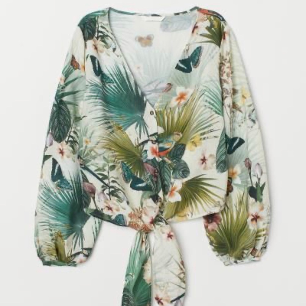H&M beautiful tropical motif top size 2 or Small with flowers and parrots